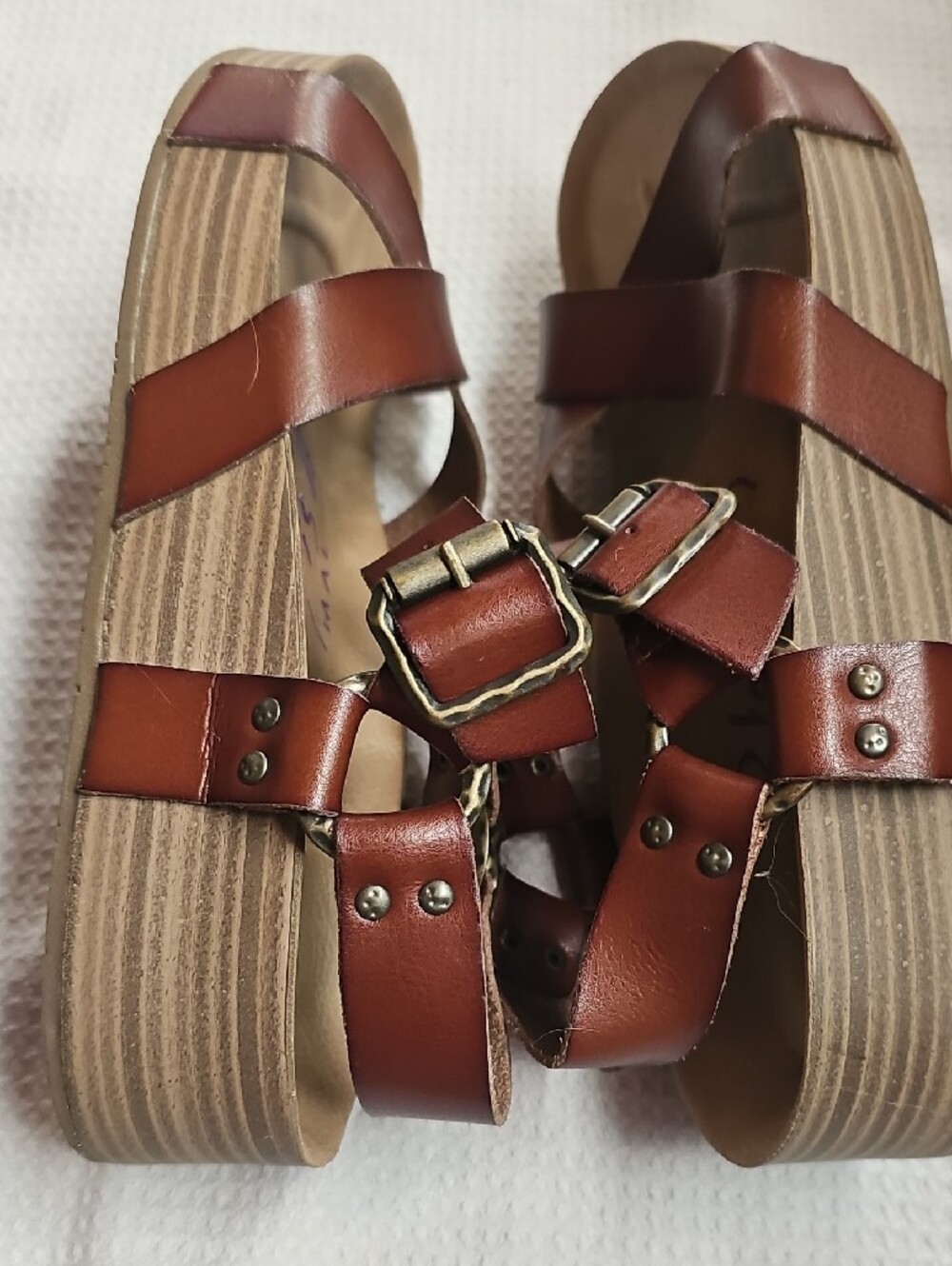 Women's Brown Strappy Leather Sandals - Picture 4 of 6